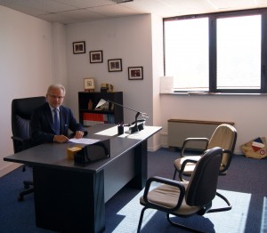 Ckert-bureau-cabinet-parlementaire